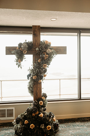 Adrian-Ellie-Inn-at-Spanish-Head-Wedding-Photos-Lincoln-City-Oregon (6 of 41)