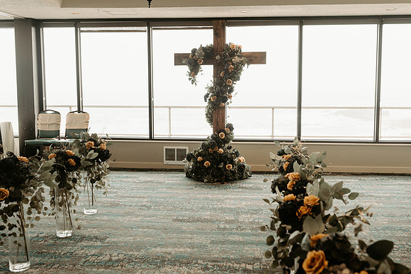Adrian-Ellie-Inn-at-Spanish-Head-Wedding-Photos-Lincoln-City-Oregon (10 of 41)