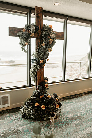 Adrian-Ellie-Inn-at-Spanish-Head-Wedding-Photos-Lincoln-City-Oregon (18 of 41)