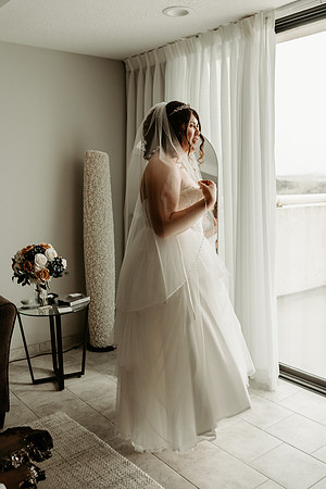 Adrian-Ellie-Inn-at-Spanish-Head-Wedding-Photos-Lincoln-City-Oregon (9 of 16)
