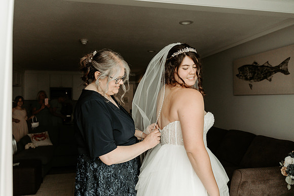 Adrian-Ellie-Inn-at-Spanish-Head-Wedding-Photos-Lincoln-City-Oregon (13 of 16)