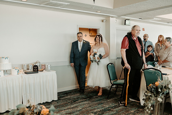 Adrian-Ellie-Inn-at-Spanish-Head-Wedding-Photos-Lincoln-City-Oregon (17 of 53)