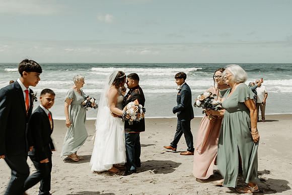 Adrian-Ellie-Inn-at-Spanish-Head-Wedding-Photos-Lincoln-City-Oregon (3 of 101)