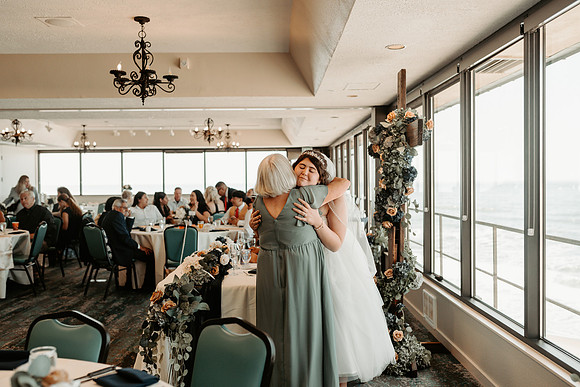 Adrian-Ellie-Inn-at-Spanish-Head-Wedding-Photos-Lincoln-City-Oregon (10 of 101)
