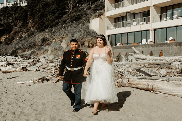 Adrian-Ellie-Inn-at-Spanish-Head-Wedding-Photos-Lincoln-City-Oregon (58 of 101)