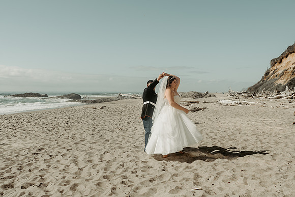Adrian-Ellie-Inn-at-Spanish-Head-Wedding-Photos-Lincoln-City-Oregon (61 of 101)