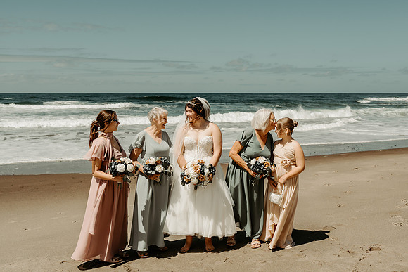 Adrian-Ellie-Inn-at-Spanish-Head-Wedding-Photos-Lincoln-City-Oregon (3 of 90)