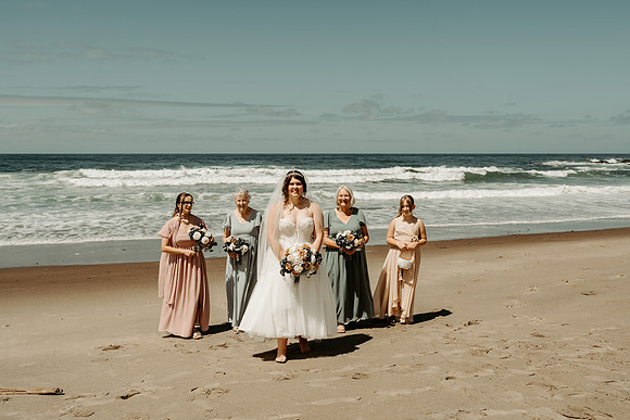 Adrian-Ellie-Inn-at-Spanish-Head-Wedding-Photos-Lincoln-City-Oregon (4 of 90)