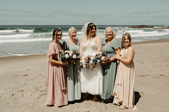 Adrian-Ellie-Inn-at-Spanish-Head-Wedding-Photos-Lincoln-City-Oregon (9 of 90)