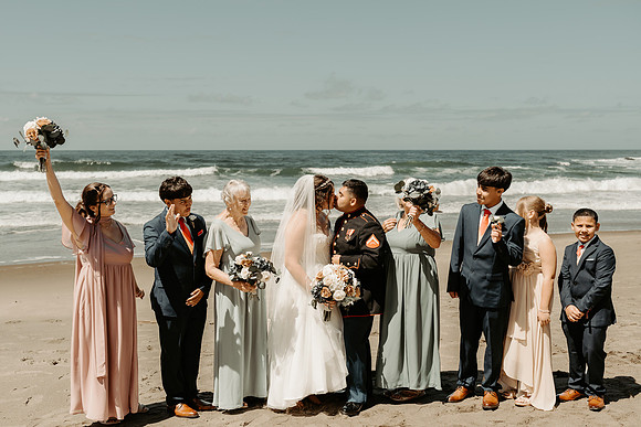 Adrian-Ellie-Inn-at-Spanish-Head-Wedding-Photos-Lincoln-City-Oregon (12 of 90)