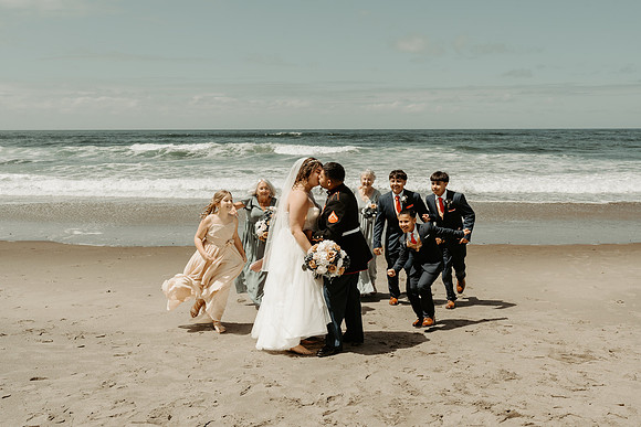 Adrian-Ellie-Inn-at-Spanish-Head-Wedding-Photos-Lincoln-City-Oregon (21 of 90)