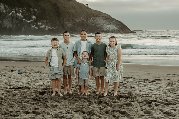 Lindsey-Family-photos-Oregon-Coast-2026 (5 of 39)