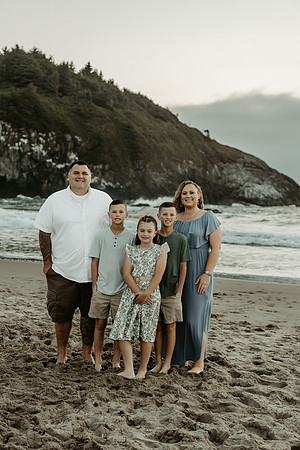 Lindsey-Family-photos-Oregon-Coast-2026 (9 of 39)