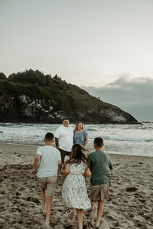 Lindsey-Family-photos-Oregon-Coast-2026 (10 of 39)