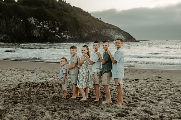 Lindsey-Family-photos-Oregon-Coast-2026 (8 of 39)