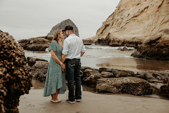 Angie-Dennis-Cape-Kiwanda-Engagment-Oregon-Photos (36 of 93)