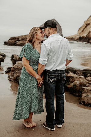 Angie-Dennis-Cape-Kiwanda-Engagment-Oregon-Photos (38 of 93)