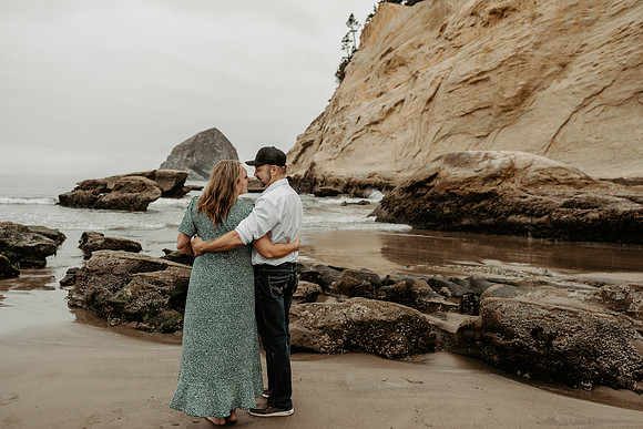 Angie-Dennis-Cape-Kiwanda-Engagment-Oregon-Photos (46 of 93)