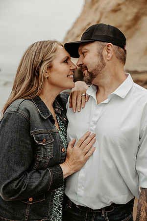 Angie-Dennis-Cape-Kiwanda-Engagment-Oregon-Photos (61 of 93)