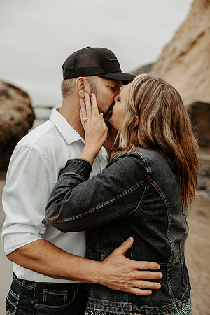 Angie-Dennis-Cape-Kiwanda-Engagment-Oregon-Photos (65 of 93)