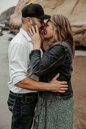 Angie-Dennis-Cape-Kiwanda-Engagment-Oregon-Photos (67 of 93)
