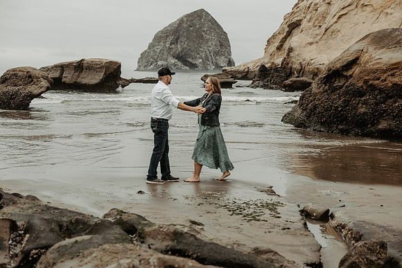 Angie-Dennis-Cape-Kiwanda-Engagment-Oregon-Photos (76 of 93)