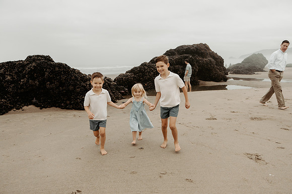 Heather-Family-Photos-Lincoln-City-Oregon-2026 (15 of 114)