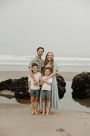 Heather-Family-Photos-Lincoln-City-Oregon-2026 (17 of 114)