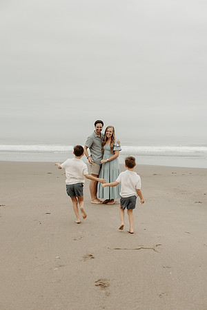 Heather-Family-Photos-Lincoln-City-Oregon-2026 (19 of 114)