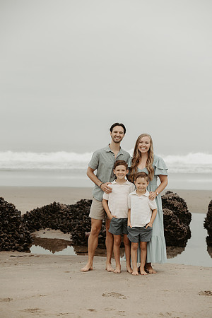 Heather-Family-Photos-Lincoln-City-Oregon-2026 (18 of 114)