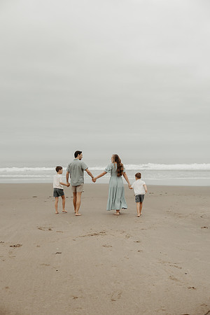 Heather-Family-Photos-Lincoln-City-Oregon-2026 (22 of 114)