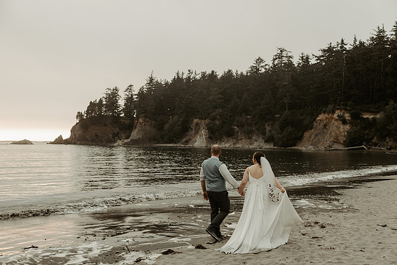 Anna-Cody-Coos-Bay-Sunset-Beach-Oregon-wedding-photos (4 of 12)