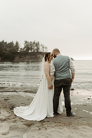 Anna-Cody-Coos-Bay-Sunset-Beach-Oregon-wedding-photos (9 of 12)