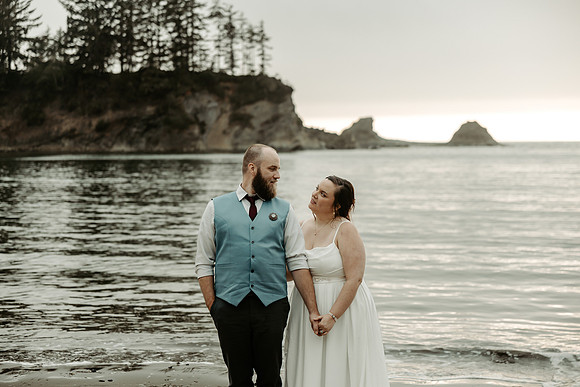 Cody-Anna-Initmate-Wedding-Coos-Bay-oregon-Sunset-Beach-Photos (28 of 67)