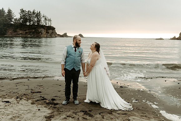 Cody-Anna-Initmate-Wedding-Coos-Bay-oregon-Sunset-Beach-Photos (41 of 67)
