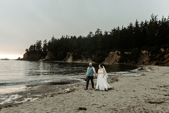 Cody-Anna-Initmate-Wedding-Coos-Bay-oregon-Sunset-Beach-Photos (46 of 67)