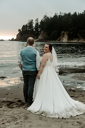 Cody-Anna-Initmate-Wedding-Coos-Bay-oregon-Sunset-Beach-Photos (50 of 67)