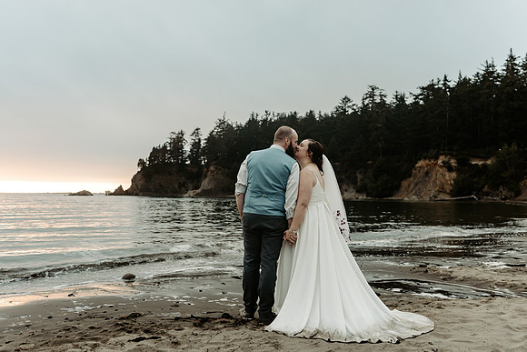 Cody-Anna-Initmate-Wedding-Coos-Bay-oregon-Sunset-Beach-Photos (52 of 67)