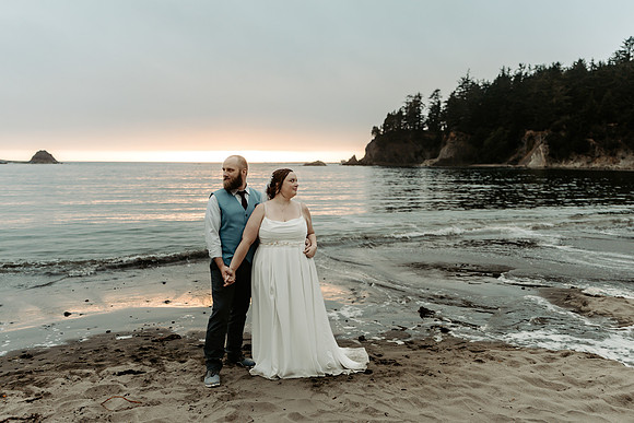 Cody-Anna-Initmate-Wedding-Coos-Bay-oregon-Sunset-Beach-Photos (53 of 67)