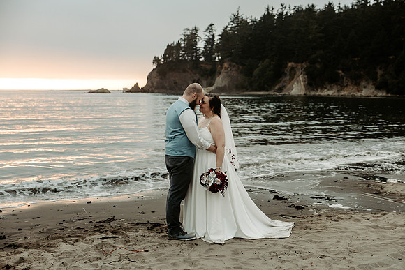 Cody-Anna-Initmate-Wedding-Coos-Bay-oregon-Sunset-Beach-Photos (55 of 67)