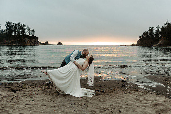 Cody-Anna-Initmate-Wedding-Coos-Bay-oregon-Sunset-Beach-Photos (56 of 67)