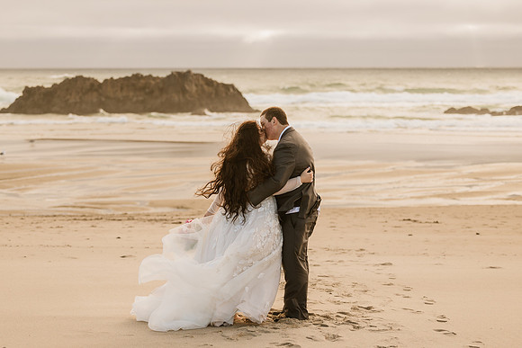 Colton-Kali-Chinook-Winds-Casino-Wedding-Photos-9899