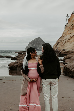 Jacob-Maternity-Photos-Cape-Kiwanda-Oregon-Photos (9 of 81)