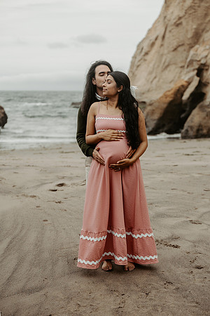 Jacob-Maternity-Photos-Cape-Kiwanda-Oregon-Photos (24 of 81)