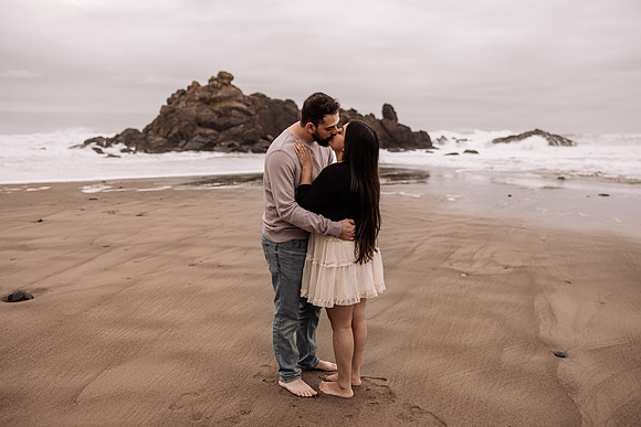 Galen-Aushie-Fogarty-Creek-Depoe-Bay-Oregon-Couples-Photo-Session-Oregon-1637