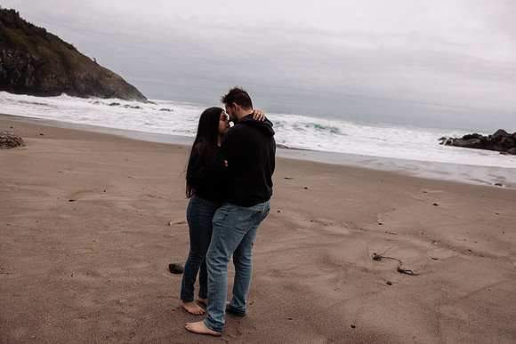 Galen-Aushie-Fogarty-Creek-Depoe-Bay-Oregon-Couples-Photo-Session-Oregon-2225