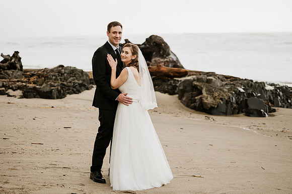 Alex-Danielle-Inn-Spanish-Head-Lincoln-City-oregon-wedding-0449