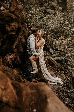 Lee-Tamara-Capella-By-the-Sea-Brookings-Redwoods-Elopement-Photos-Oregon (177 of 267)