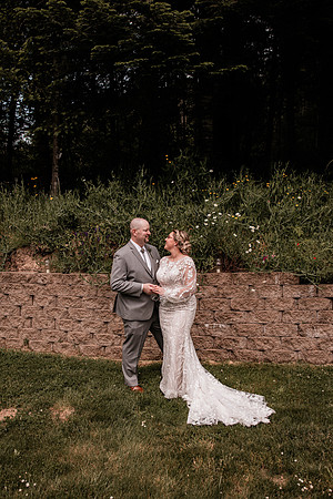 Mark-Darian-Peck-2024-Wedding-Photos-getting-ready (92 of 101)