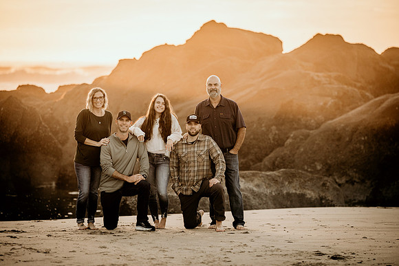 Angela-Family Photos 2026 (9 of 60)